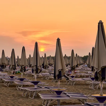 Relax In Our Stunning - Beahost