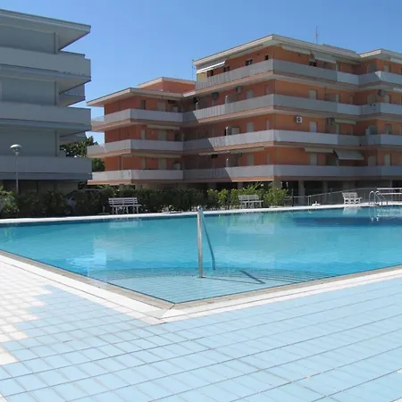 Relax In Our Stunning - Beahost *