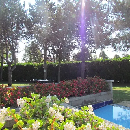 Relax In Our Stunning - Beahost *
